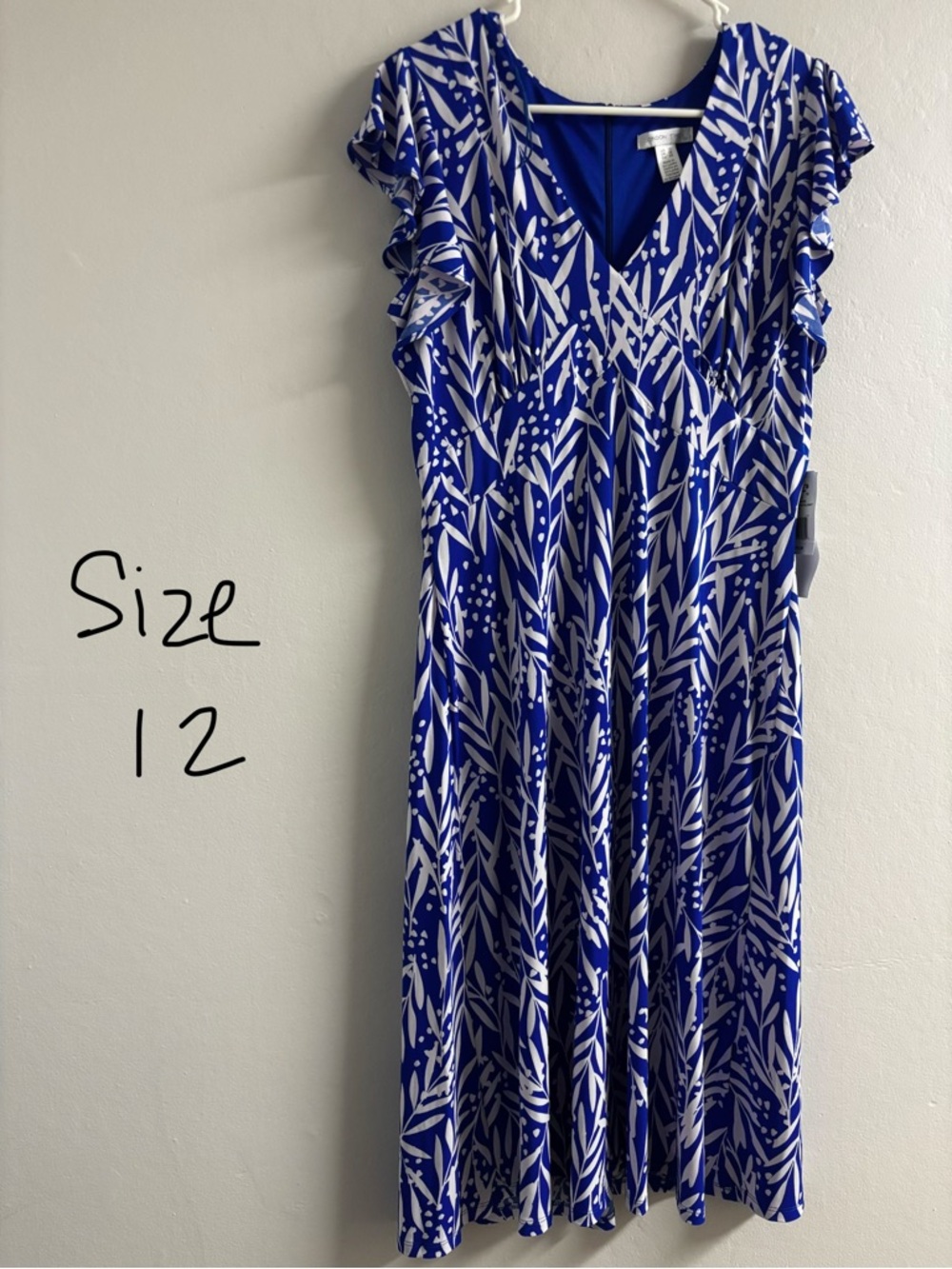 NWT Blue and White V‑Neck Printed Midi Dress